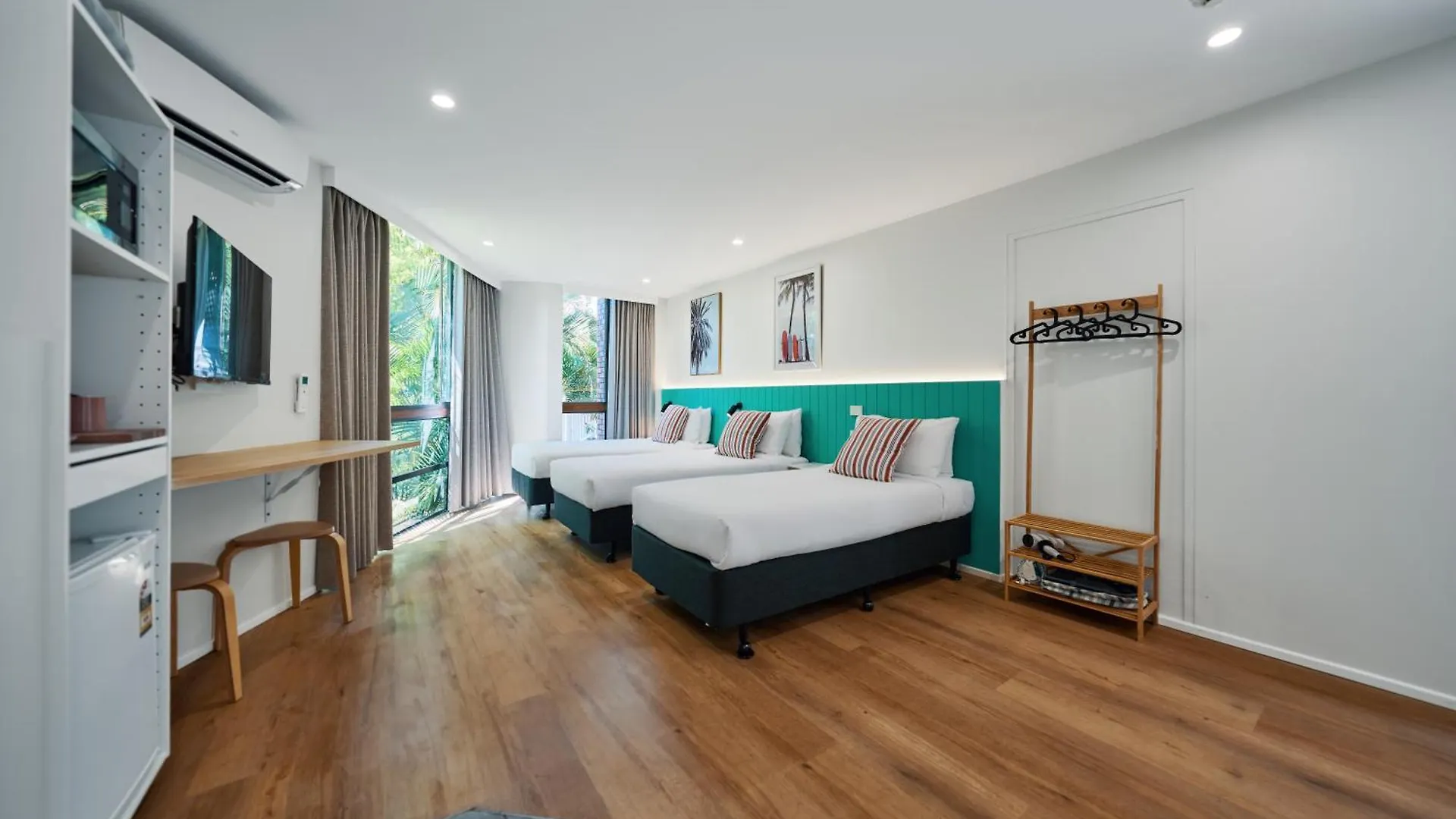 Red Star Palm Beach Gold Coast