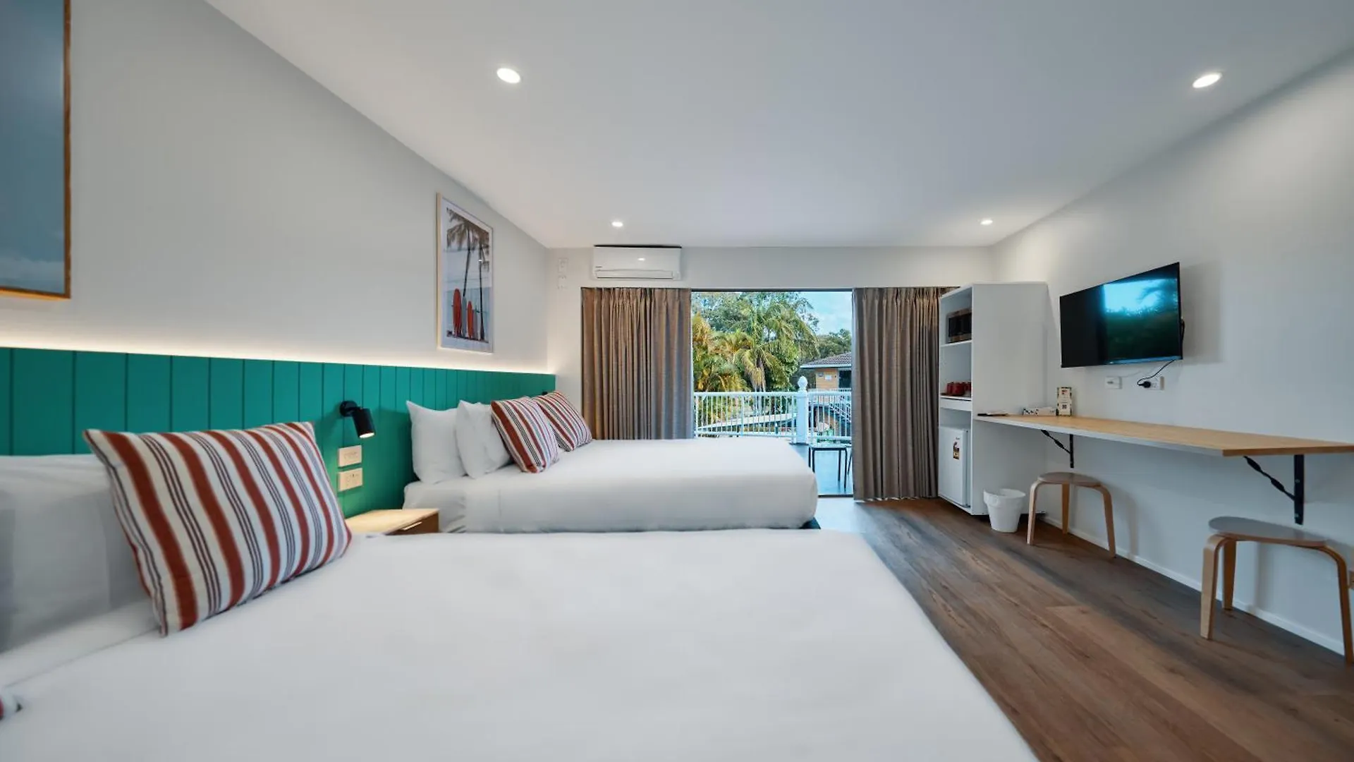 Red Star Palm Beach Gold Coast