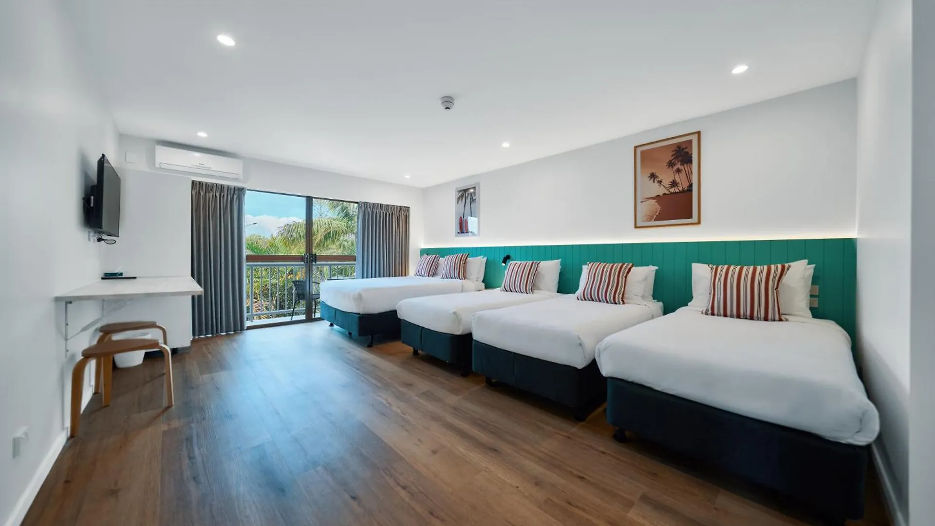 Red Star Palm Beach Gold Coast